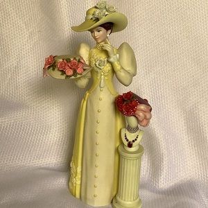 2005 Mrs. Albee Figurine